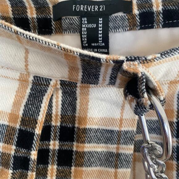 Forever 21 Pleated Plaid Mini Skirt with Chain Size Medium - Picture 5 of 5